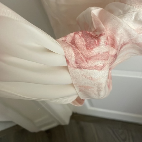 Mango Soft Floral Dress Size XS barely worn - Picture 6 of 7